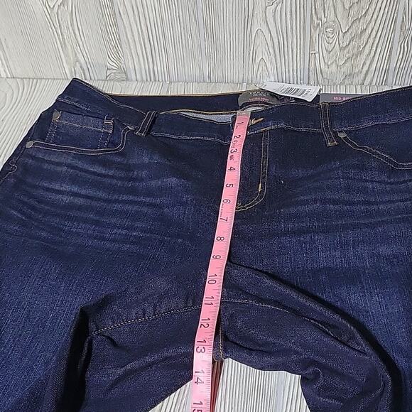 Torrid Mid Rise Skinny Vintage Stretch Jeans, Dark Wash, Women's Plus Size 18T - Picture 15 of 16